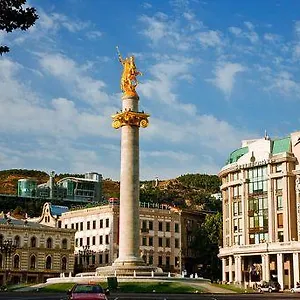 Апартаменты площадь свободы 